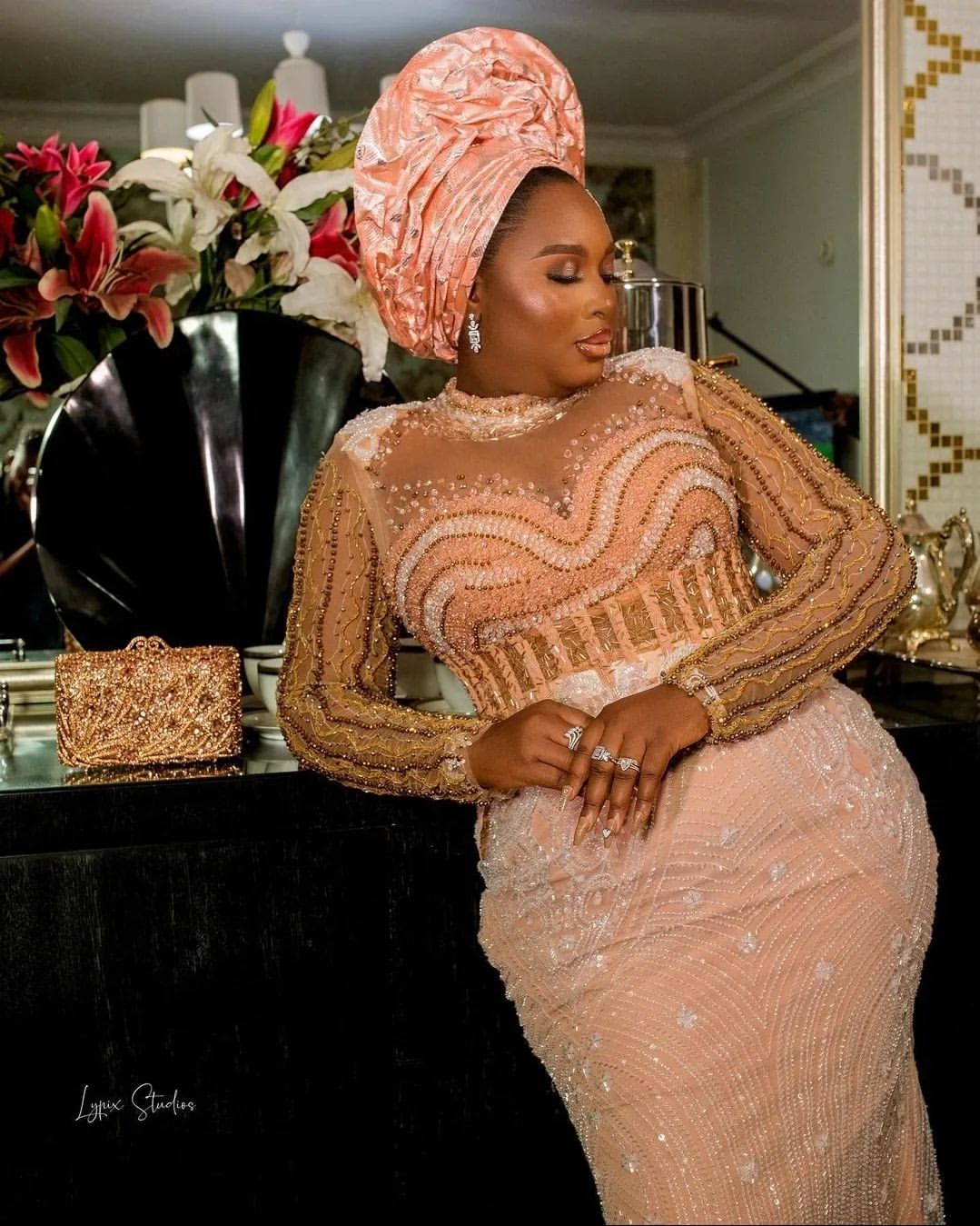 stand out from the crowd: fashionable asoebi styles for celebrants