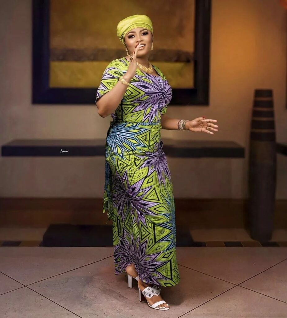 Dazzling Ankara Long Gowns Styles Should Recreate For Special Occasions