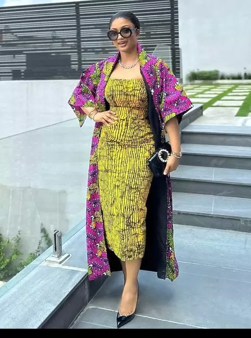 Chic Ankara Styles For Business Women And Working-Class Mothers