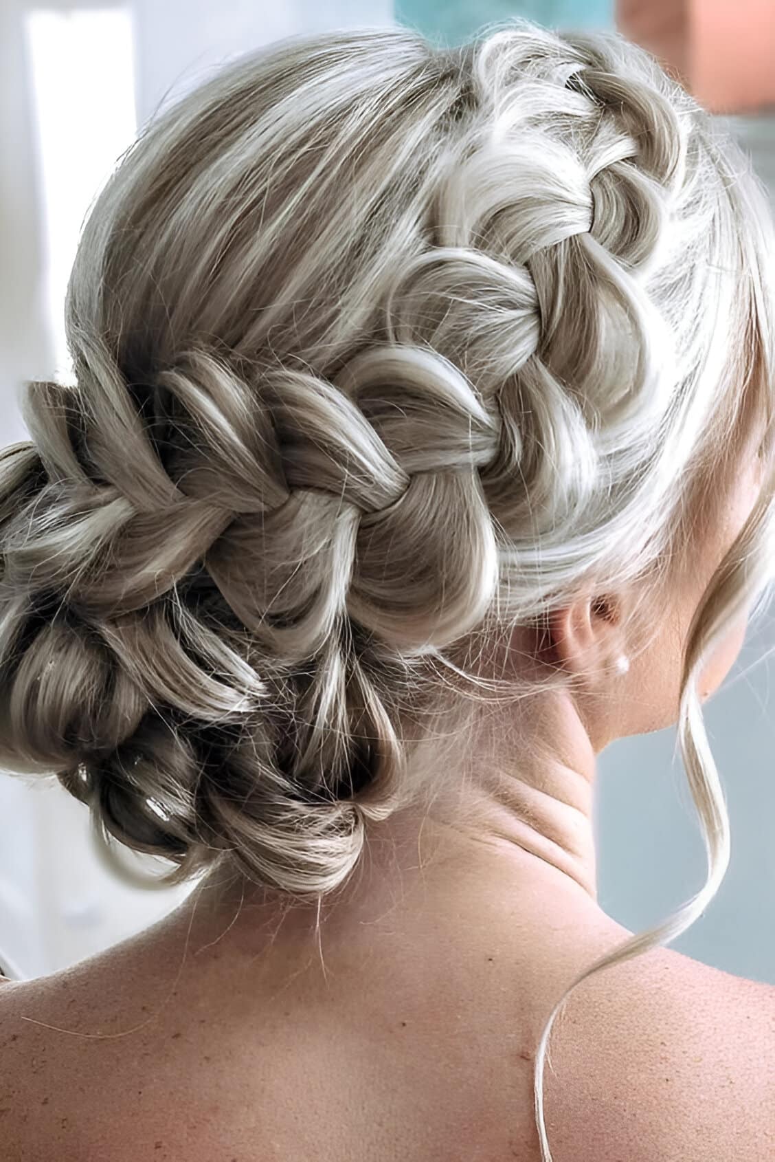 30 Gorgeous Elegant Updos To Make You Pretty Like A Model 11