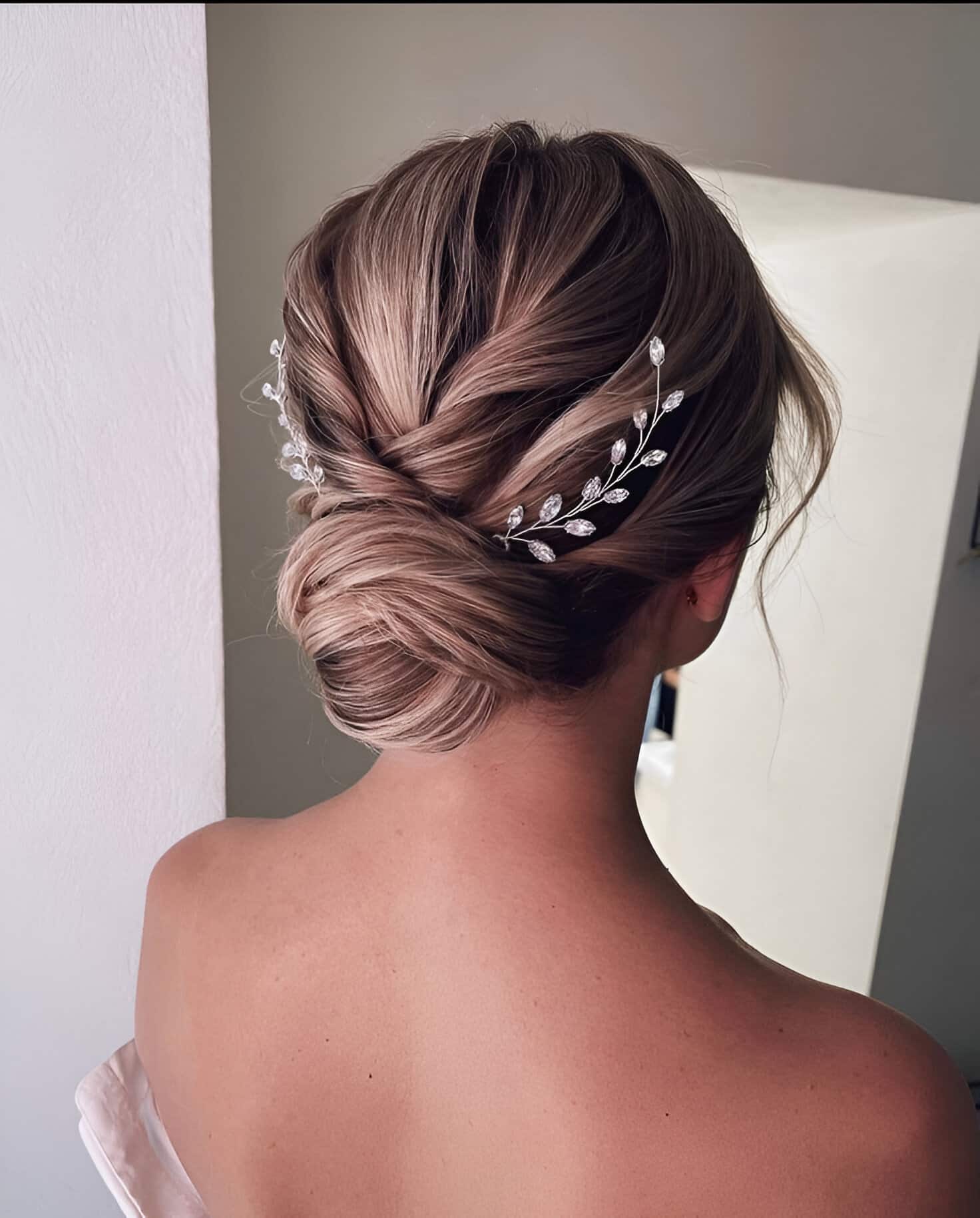 30 Gorgeous Elegant Updos To Make You Pretty Like A Model 16